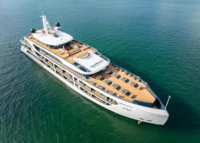 Botel Azura Cruise