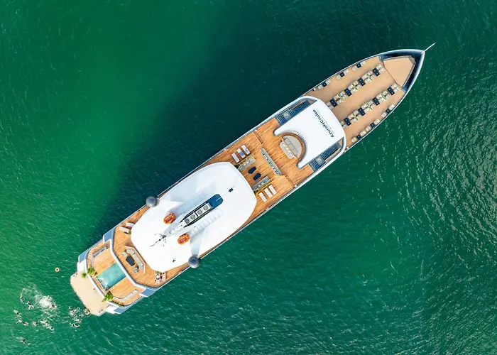 Azura Cruise