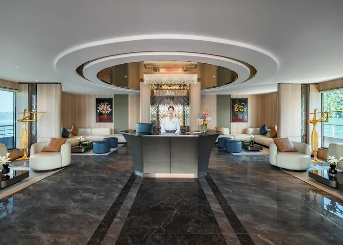 Botel Azura Cruise Ha Long