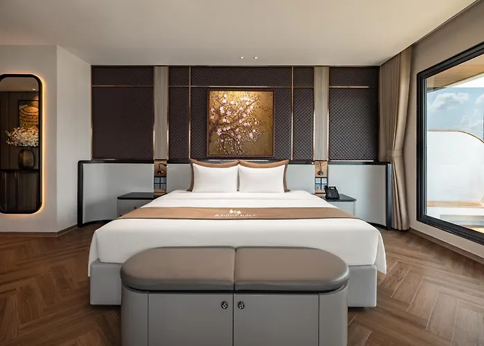 Azura Cruise Botel 5*