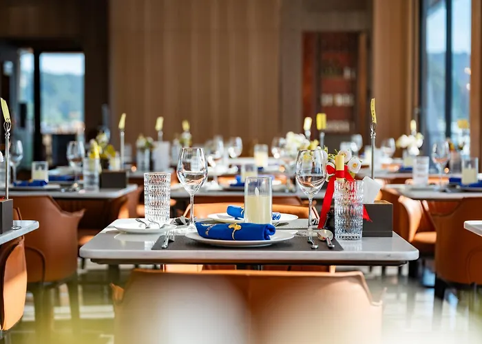 Azura Cruise 5* Ha Long