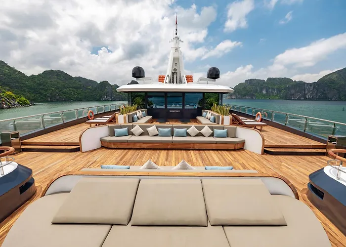 Botel Azura Cruise Ha Long