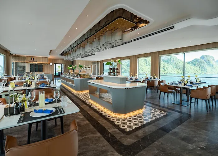 Azura Cruise Botel Ha Long