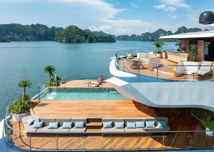 Botel Azura Cruise Ha Long