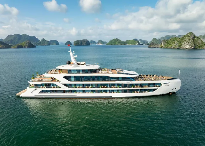 Botel Azura Cruise